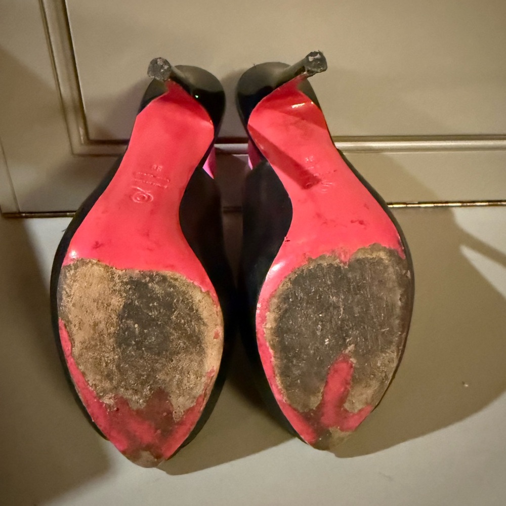 Alexander McQueen Black and Pink Heels - Picture 3 of 5